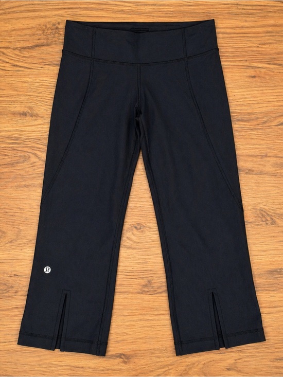 lululemon athletica Other - Lululemon Black Crop Leggings ✨
Size 6